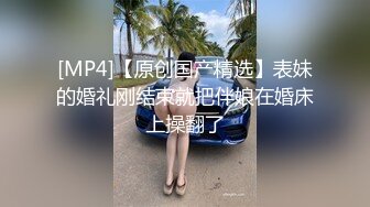 《按摩店小粉灯》村长探店小会所撩妹第一个来姨妈的只能口爆给村长引荐个颜值姐妹接力啪啪貌似给了900块