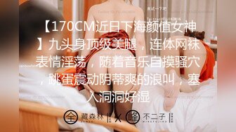 kcf9.com-酒店女厕全景偷拍3位美女一边抽烟一边嘘嘘