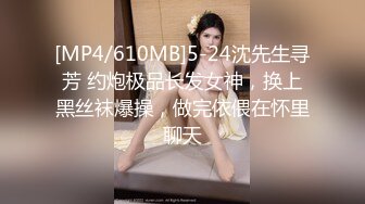 骚胖探花找了个长裙外围女，颜值不错非常会伺候人