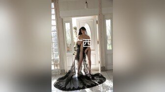 黑客破解家庭网络摄像头偷拍❤️两个巨乳少妇日常生活在客厅和老公啪啪