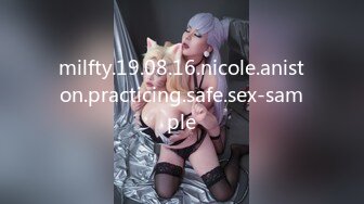 【Olivia】Stripchat来了一个极品，童颜巨乳小萝莉，滴蜡缸塞喷水 (1)