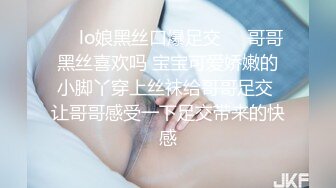 [MP4]小伙专搞人妻熟女，黑丝大屁股骚女，很会玩翘起自摸勾引，半脱下裤子揉骚穴，半蹲姿势后入-